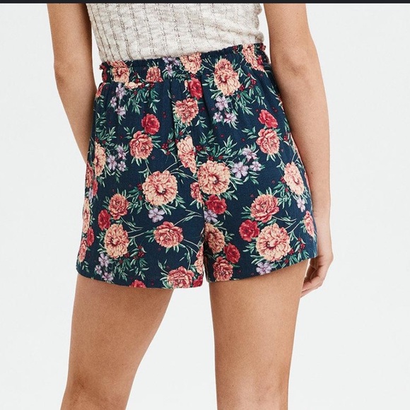 NWOT AE High Waisted Floral Button Side Shorts - Picture 1 of 5